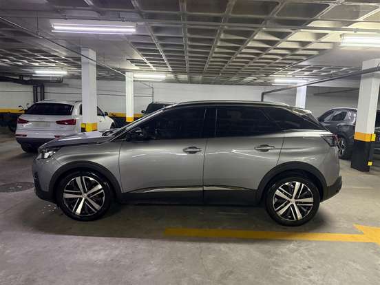 PEUGEOT-3008-2020