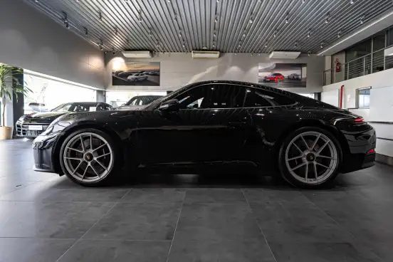PORSCHE-911-2025