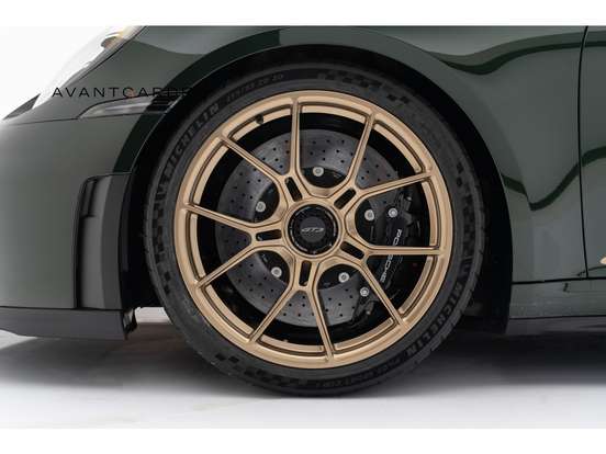 PORSCHE-911-2025