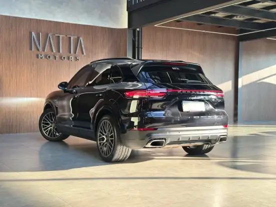 PORSCHE-CAYENNE-2021