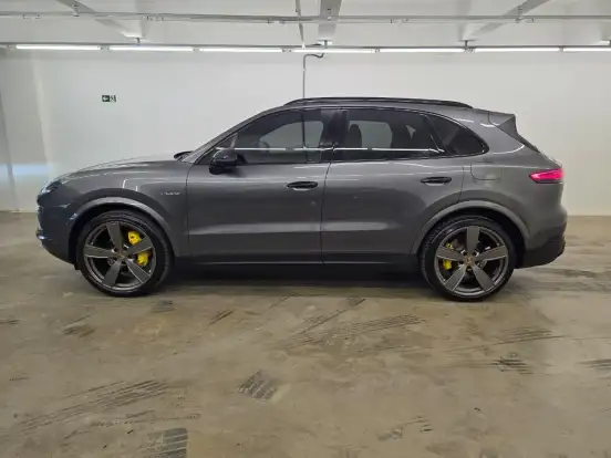 PORSCHE-CAYENNE-2020