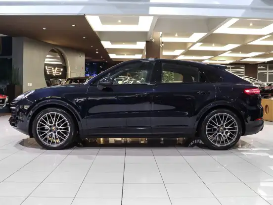 PORSCHE-CAYENNE-2021