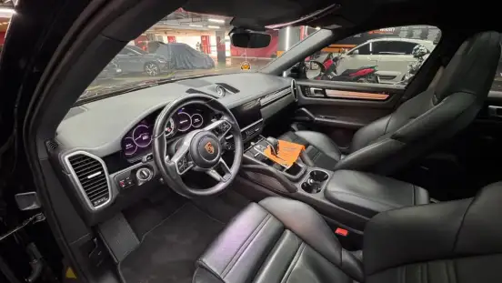 PORSCHE-CAYENNE-2023
