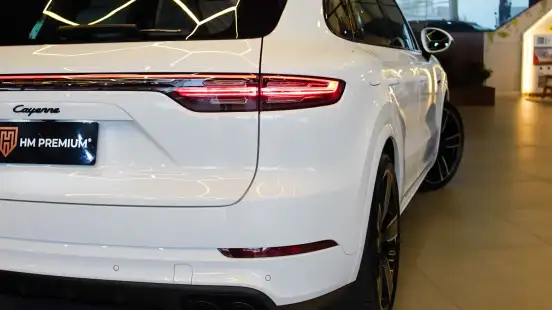 PORSCHE-CAYENNE-2023