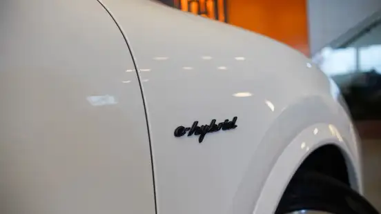 PORSCHE-CAYENNE-2023