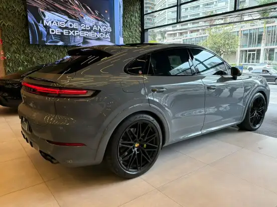 PORSCHE-CAYENNE-2024
