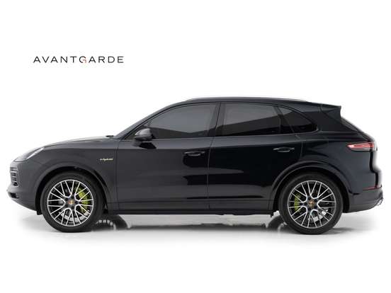 PORSCHE-CAYENNE-2020