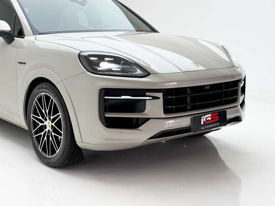 PORSCHE-CAYENNE-2024