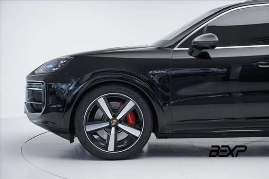 PORSCHE-CAYENNE-2025