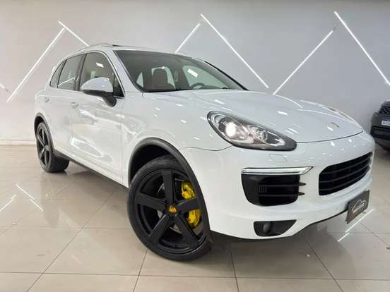 PORSCHE-CAYENNE-2015