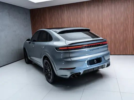 PORSCHE-CAYENNE-2025