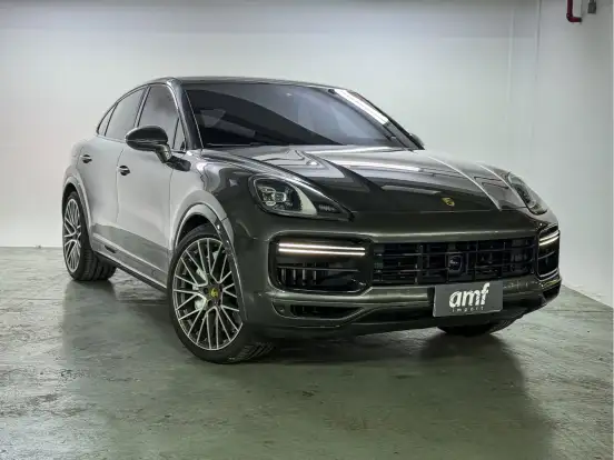 PORSCHE-CAYENNE-2021
