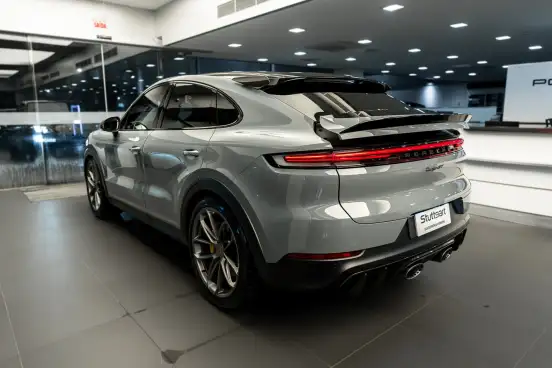 PORSCHE-CAYENNE-2023