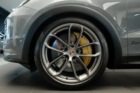 PORSCHE-CAYENNE-2023