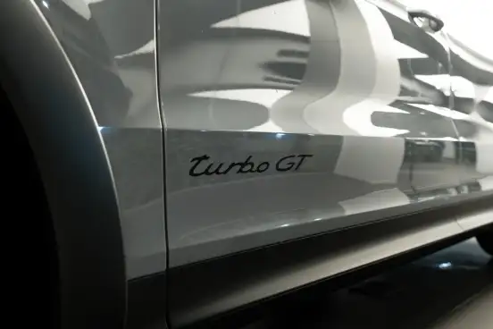 PORSCHE-CAYENNE-2023
