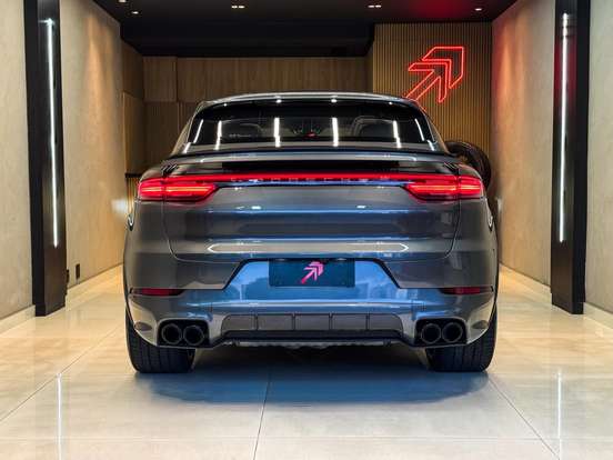 PORSCHE-CAYENNE-2022