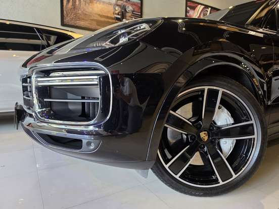 PORSCHE-CAYENNE-2019