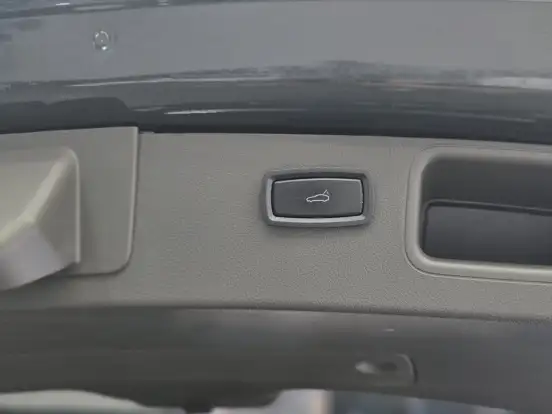 PORSCHE-MACAN-2.0 16V GASOLINA 4P AUTOMÁTICO PORSCHE-MACAN-2016