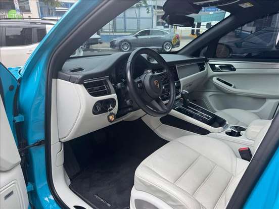 PORSCHE-MACAN-2022