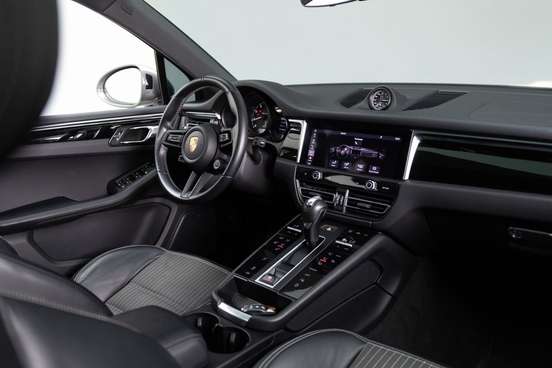 PORSCHE-MACAN-2023
