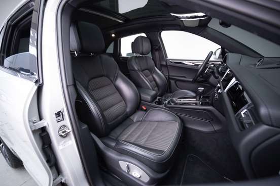 PORSCHE-MACAN-2023