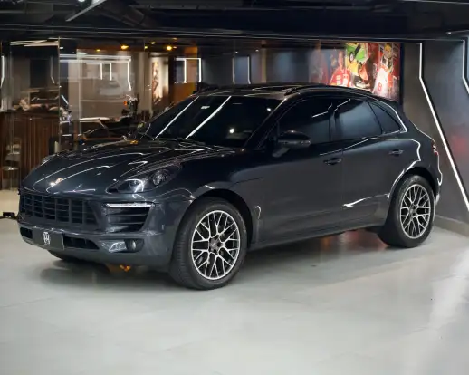 PORSCHE-MACAN-2016