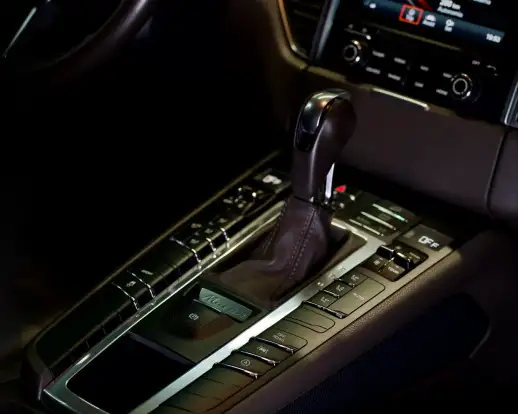 PORSCHE-MACAN-2016