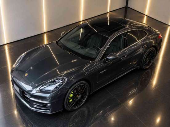 PORSCHE-PANAMERA-2023