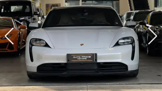 PORSCHE-TAYCAN-2023