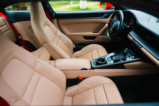 PORSCHE-911-2021