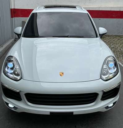 PORSCHE-CAYENNE-2017