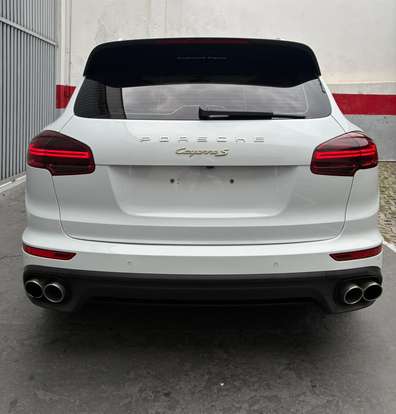 PORSCHE-CAYENNE-2017