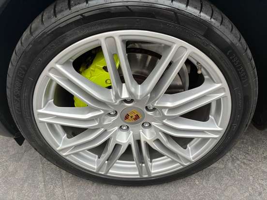 PORSCHE-CAYENNE-2017