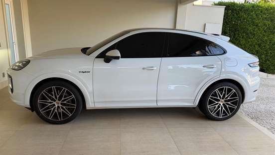 PORSCHE-CAYENNE-2025