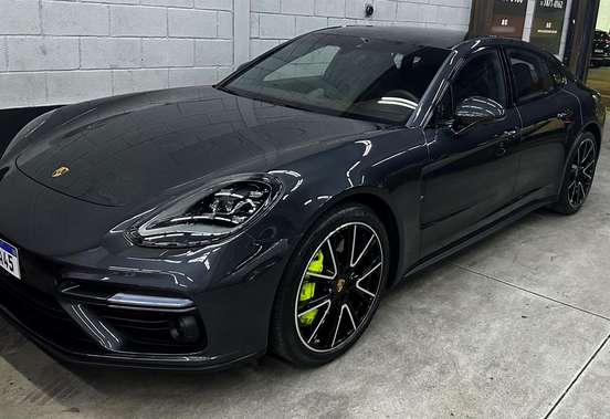 PORSCHE-PANAMERA-2017