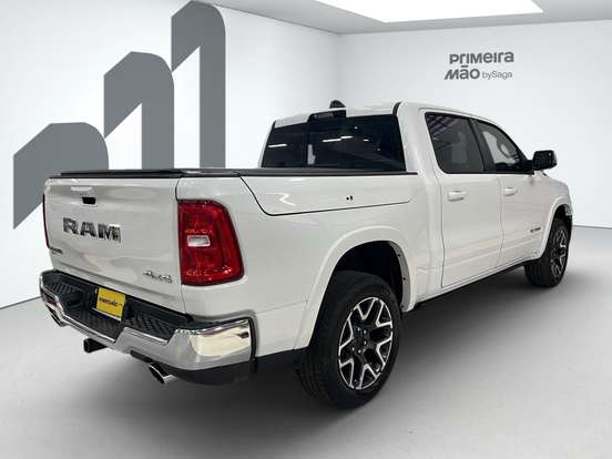 RAM-1500-3.0 HURRICANE 6 BITURBO GASOLINA LARAMIE NIGHT EDITION CD 4X4 AUTOMÁTICO RAM-1500-2024
