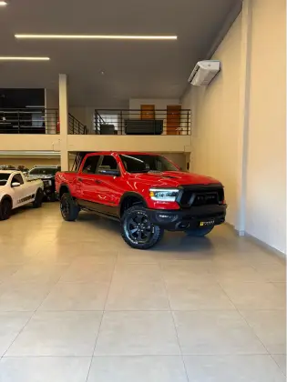 RAM 1500 5.7 V8 GASOLINA REBEL CD 4X4 AUTOMÁTICO