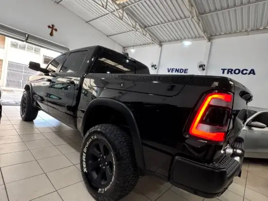 RAM-1500-5.7 V8 GASOLINA REBEL CD 4X4 AUTOMÁTICO RAM-1500-2022