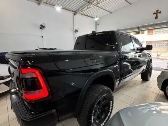 RAM-1500-5.7 V8 GASOLINA REBEL CD 4X4 AUTOMÁTICO RAM-1500-2022