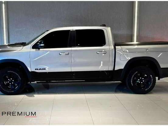 RAM-1500-5.7 V8 GASOLINA REBEL CD 4X4 AUTOMÁTICO RAM-1500-2022