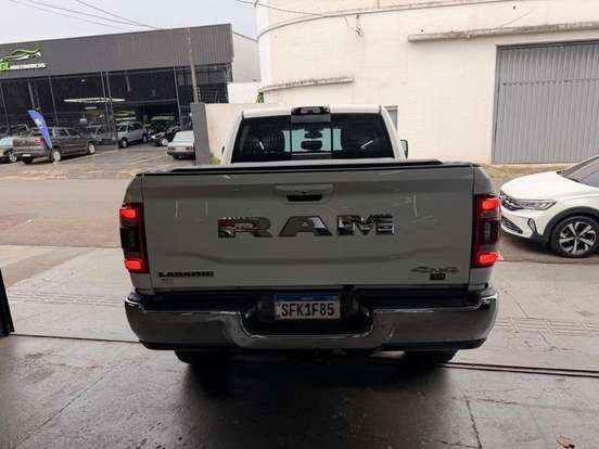 RAM-2500-6.7 I6 TURBO DIESEL LARAMIE CD 4X4 AUTOMÁTICO RAM-2500-2023