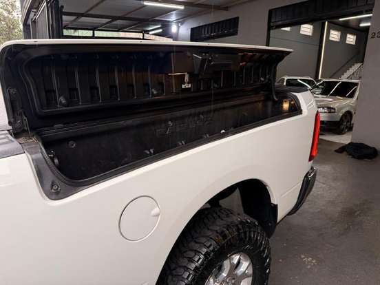 RAM-2500-6.7 I6 TURBO DIESEL LARAMIE CD 4X4 AUTOMÁTICO RAM-2500-2023
