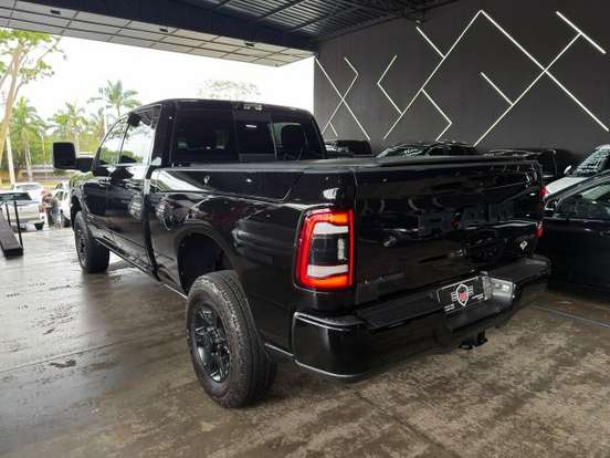 RAM-2500-6.7 I6 TURBO DIESEL LARAMIE NIGHT EDITION CD 4X4 AUTOMÁTICO RAM-2500-2023
