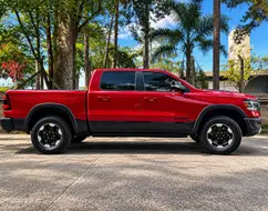 RAM 1500 5.7 V8 GASOLINA REBEL CD 4X4 AUTOMÁTICO RAM 1500 5.7 V8 GASOLINA REBEL CD 4X4 AUTOMÁTICO