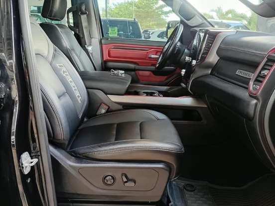 RAM-1500-5.7 V8 GASOLINA REBEL CD 4X4 AUTOMÁTICO RAM-1500-2023