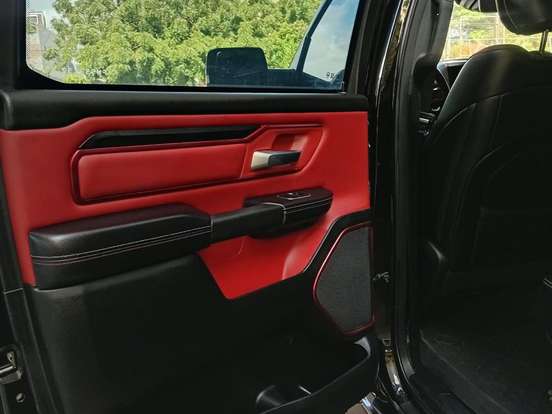 RAM-1500-5.7 V8 GASOLINA REBEL CD 4X4 AUTOMÁTICO RAM-1500-2023