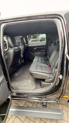 RAM-1500-5.7 V8 GASOLINA REBEL CD 4X4 AUTOMÁTICO RAM-1500-2023