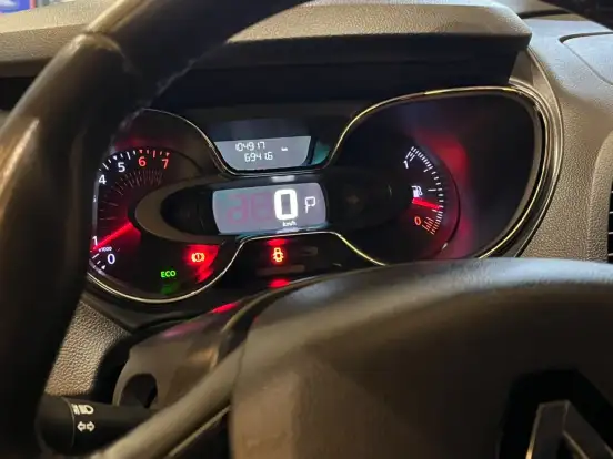RENAULT-CAPTUR-2017