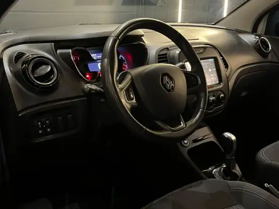 RENAULT-CAPTUR-2017