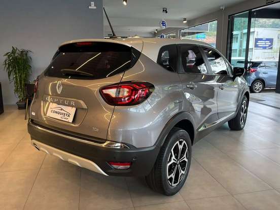 RENAULT-CAPTUR-2022